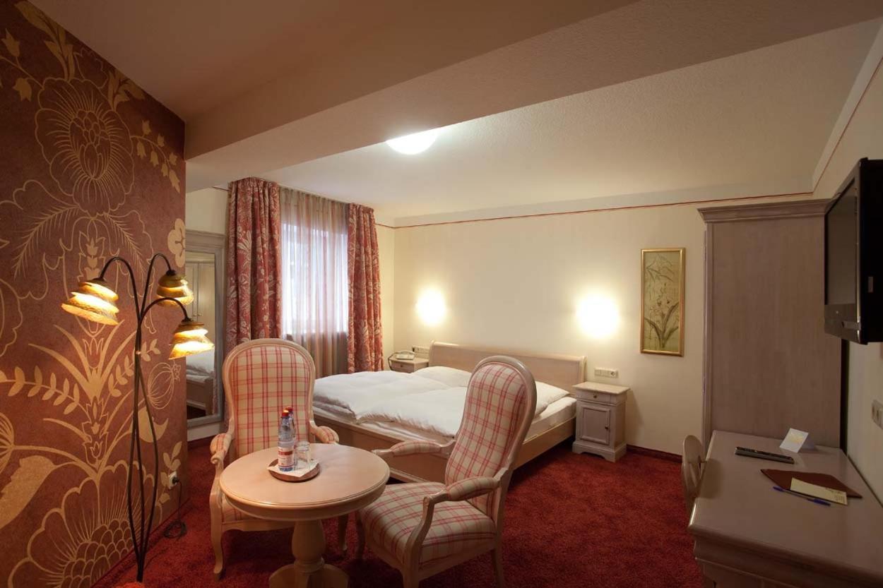Hotel Karpfen エーバーバッハ エクステリア 写真