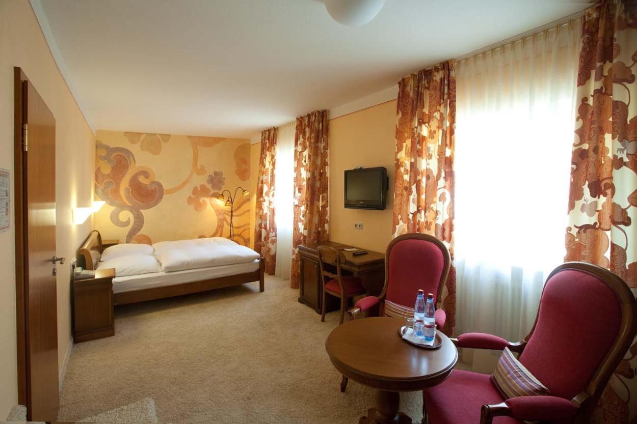 Hotel Karpfen エーバーバッハ エクステリア 写真